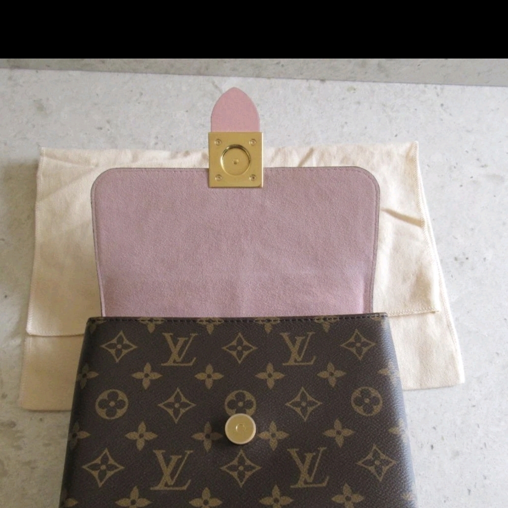 ♡♡♡ Pink Top Handle Monogram Satchel - Picture 4 of 14